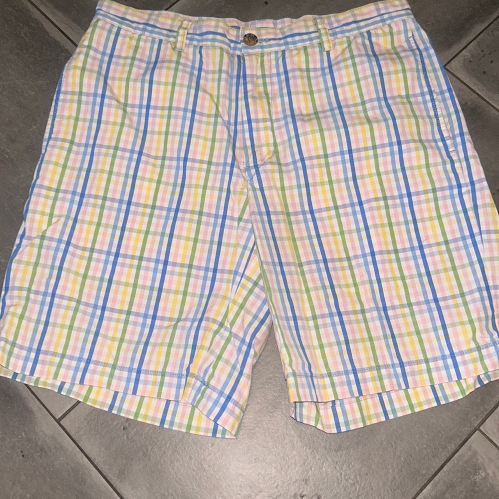 Men’s vineyard vines plaid shorts size 32